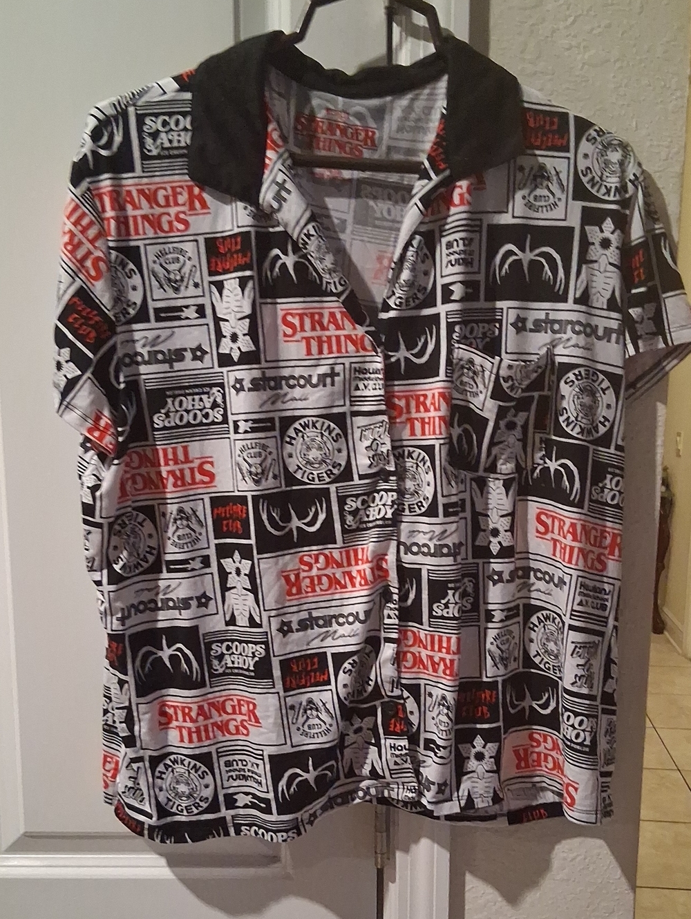 L: Stranger Things Black & White Short Sleeve Button-Up Shirt